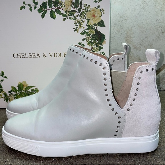 Chelsea & Violet Milo Suede & Leather Eyelet Wedge Sneakers LT Grey Size 8M - Picture 1 of 10